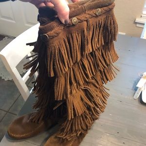 Minnetonka 5 layer fridge women’s zip up boot!